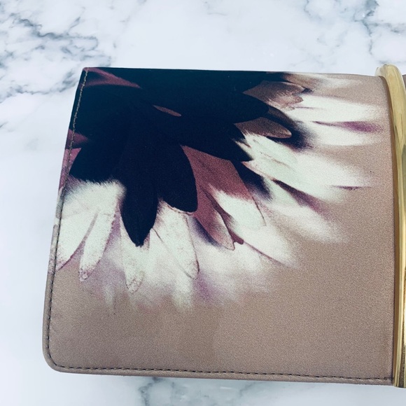 Nina Ricci Floral Arc Clutch - Picture 16 of 16